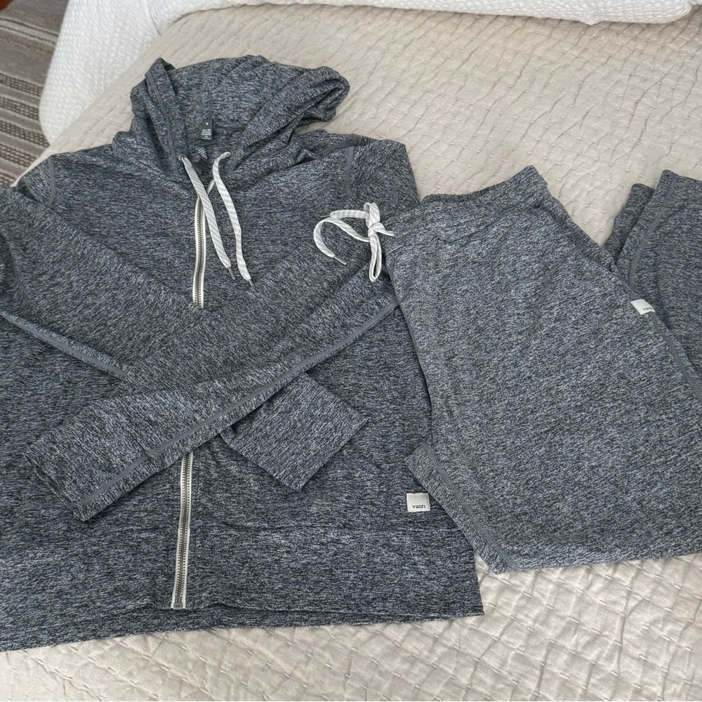 Vuori Women's Heathered Gray Halo Hoodie & Jogger Set